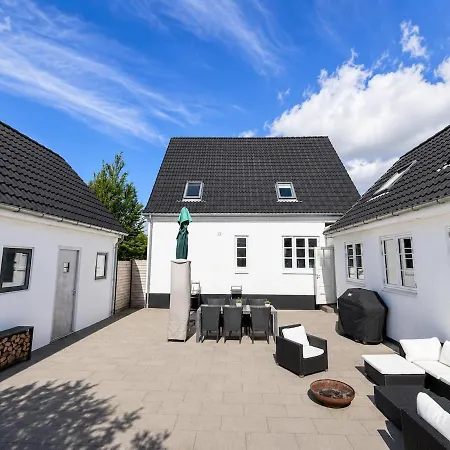- Family House With Large Courtyard & Garden