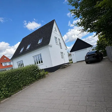 - Family House With Large Courtyard & Garden