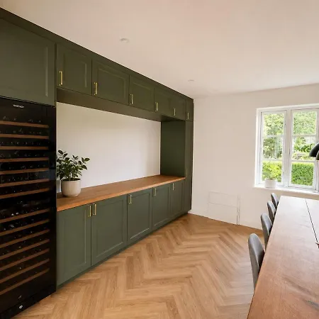 - Family House With Large Courtyard & Garden Casa vacanze Odense